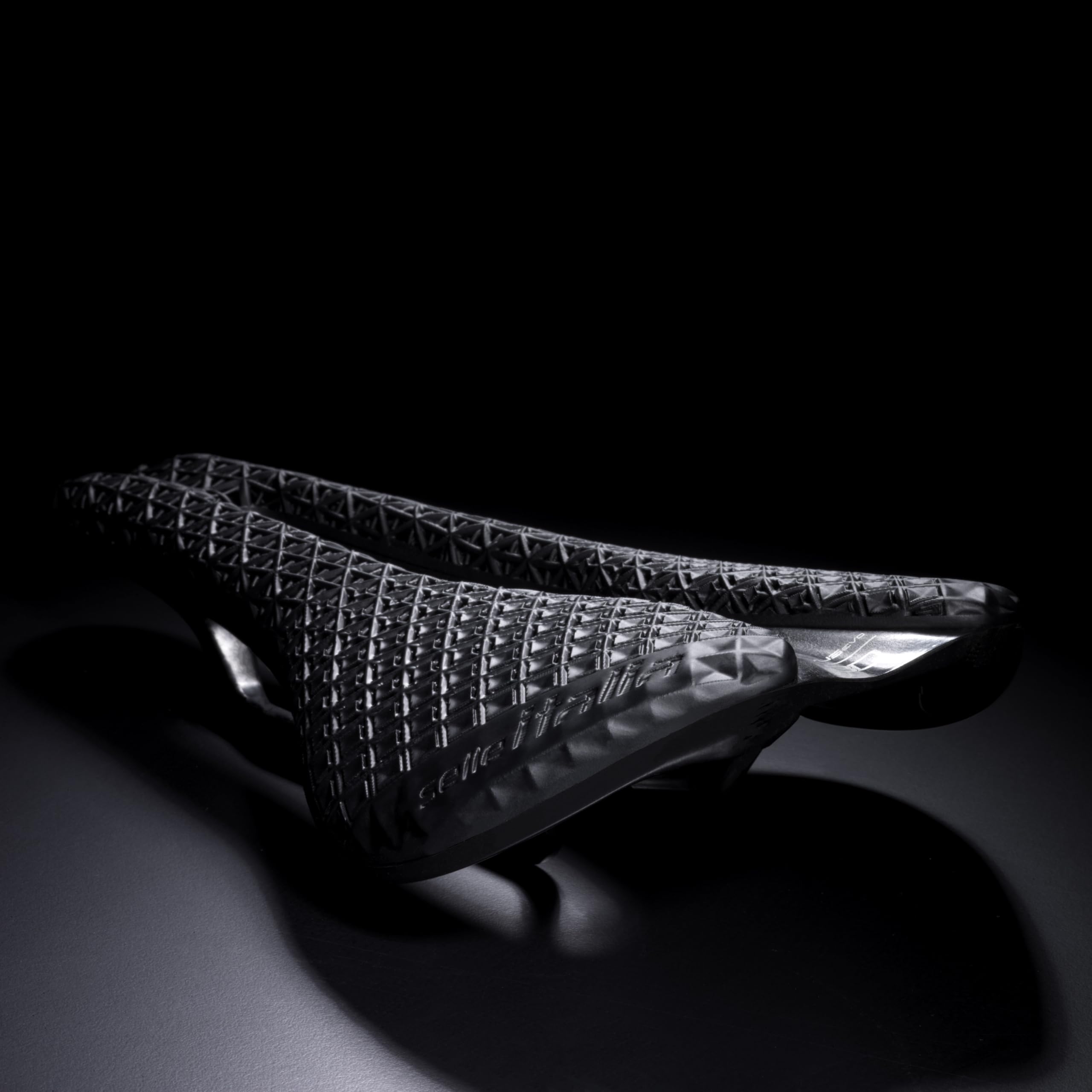 SELLE ITALIA NOVUS BOOST EVO 3D KIT CARBONIO SUPERFLOW L3 Saddle – Black