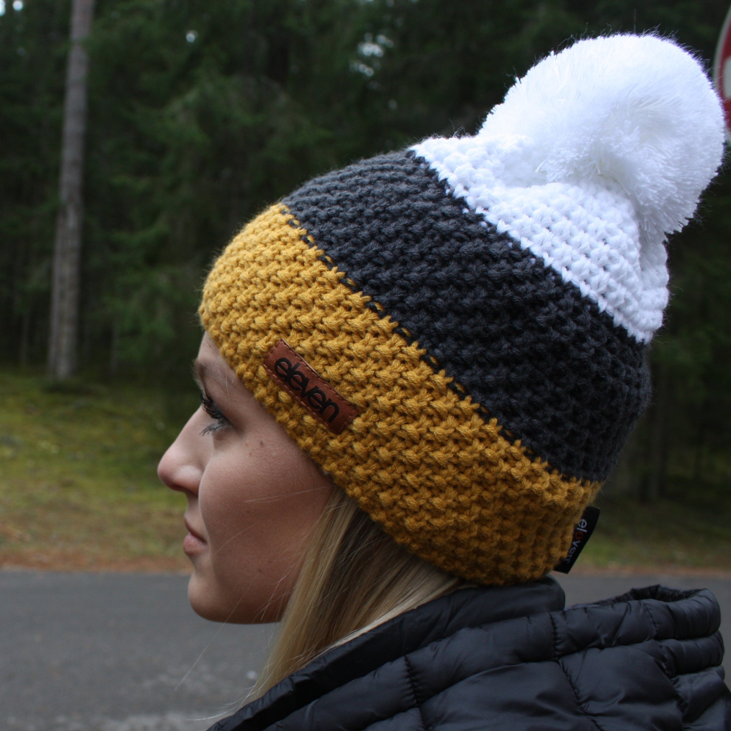 ELEVEN SPORTSWEAR Strickmütze mit Bommel in Senfgelb
