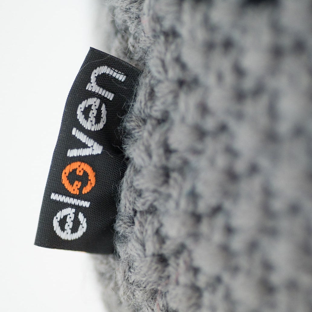 ELEVEN SPORTSWEAR megzta pilka kepurė su bumbulu