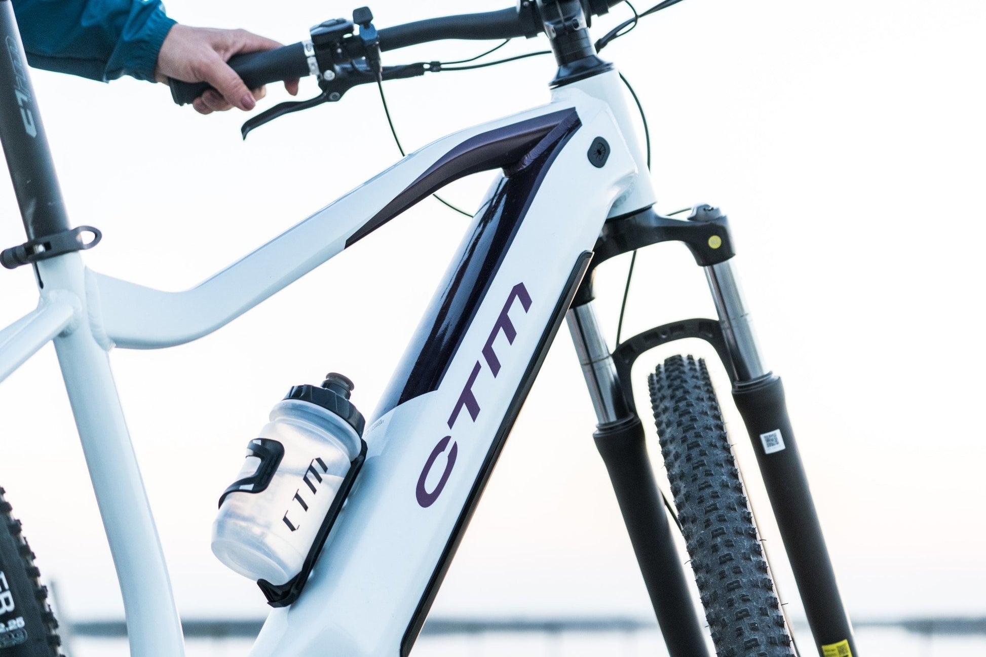 CTM RUBY 29" electric bicycle - white - CTM - Evelostore