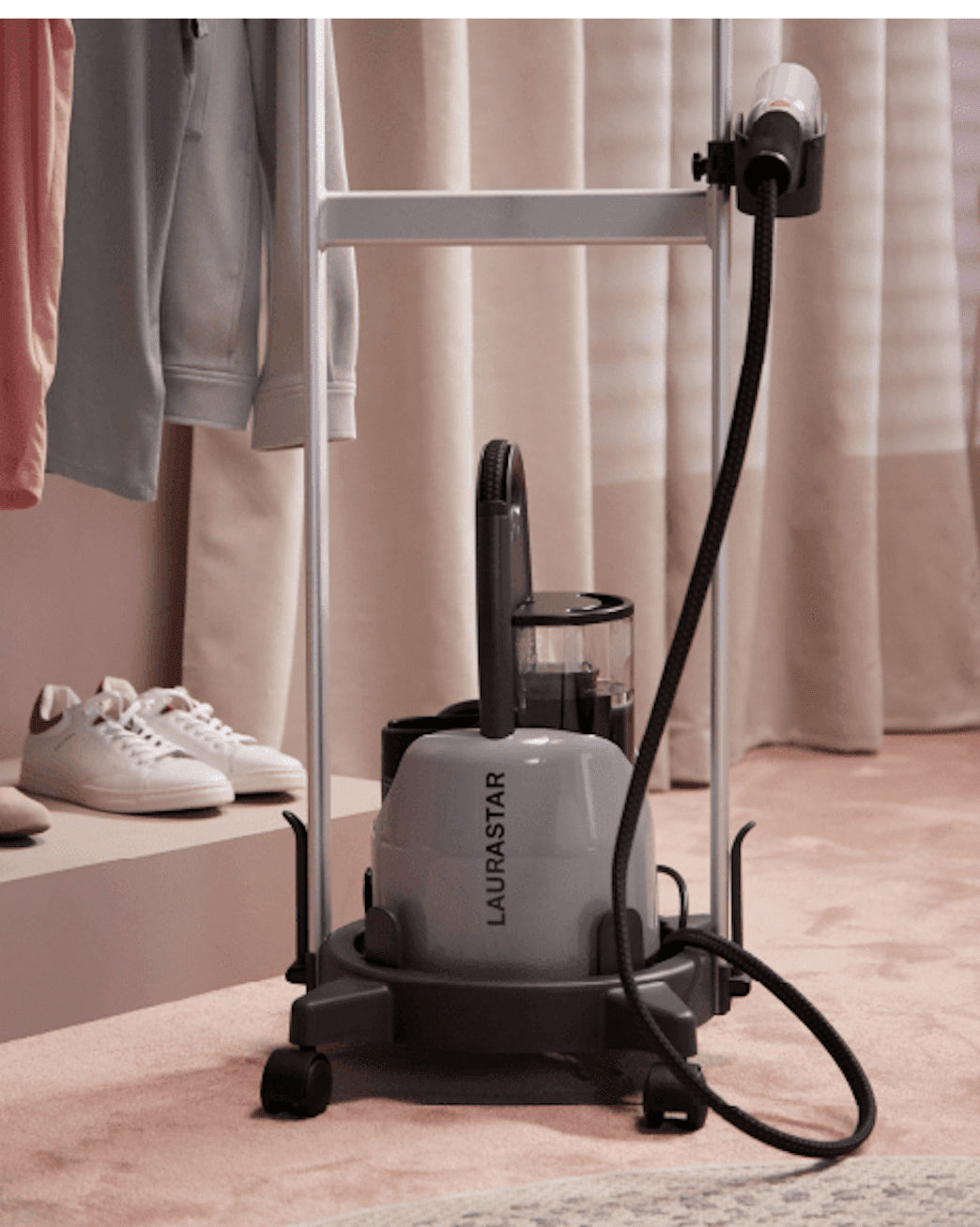 LAURASTAR IZZI PLUS steam generator - dark grey - LAURASTAR - Evelostore