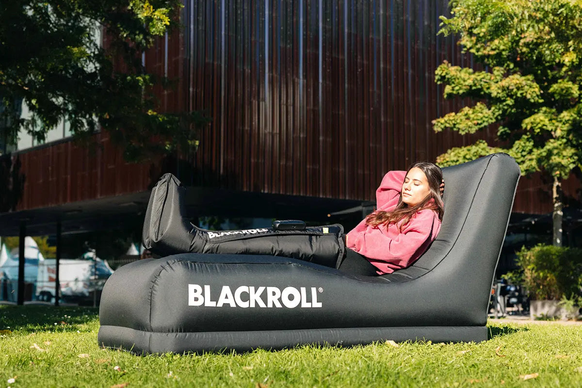 BLACKROLL Air Lounger 2.0 Aufblasbare Erholungsliege – Schwarz