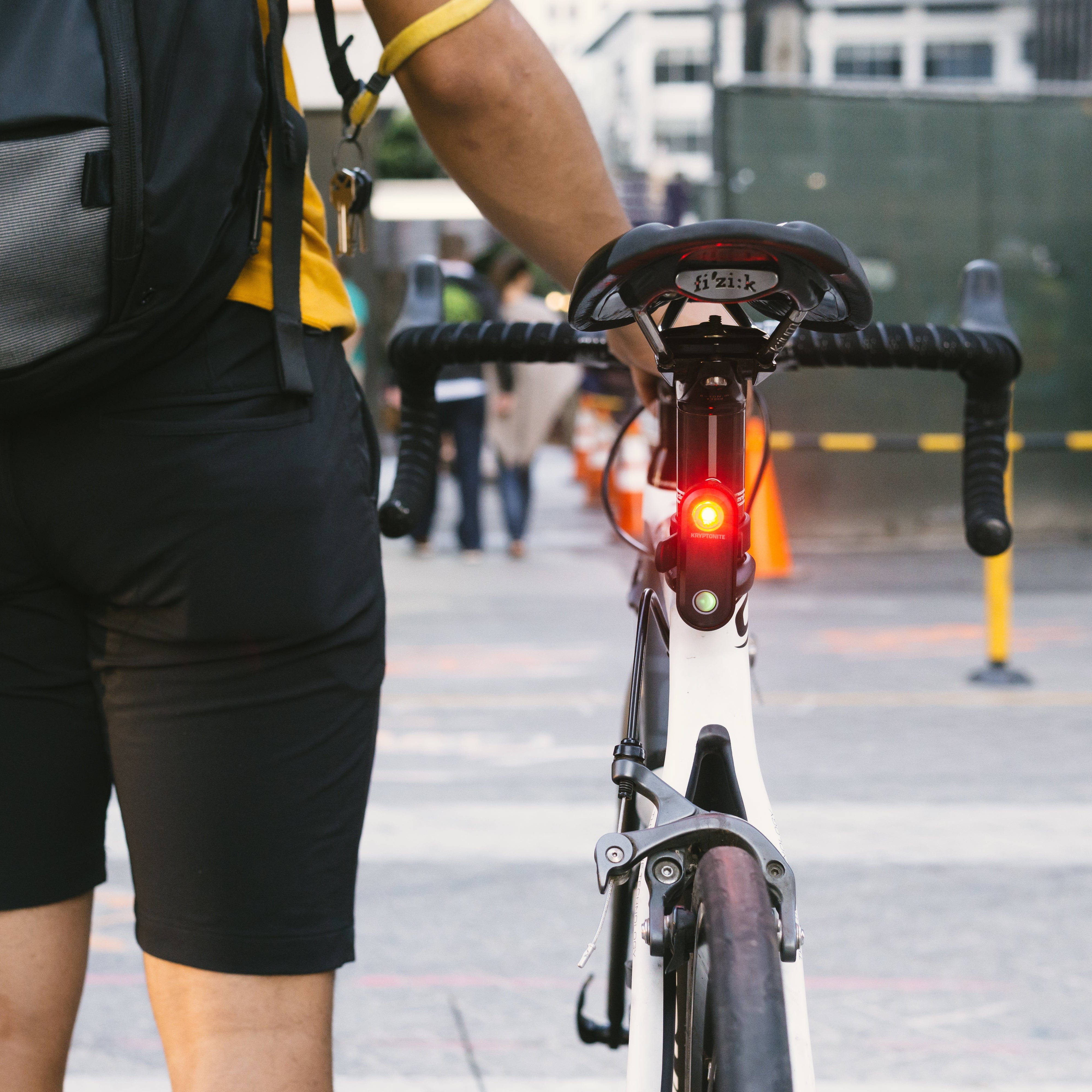 KRYPTONITE AVENUE R-30 Rear light - black