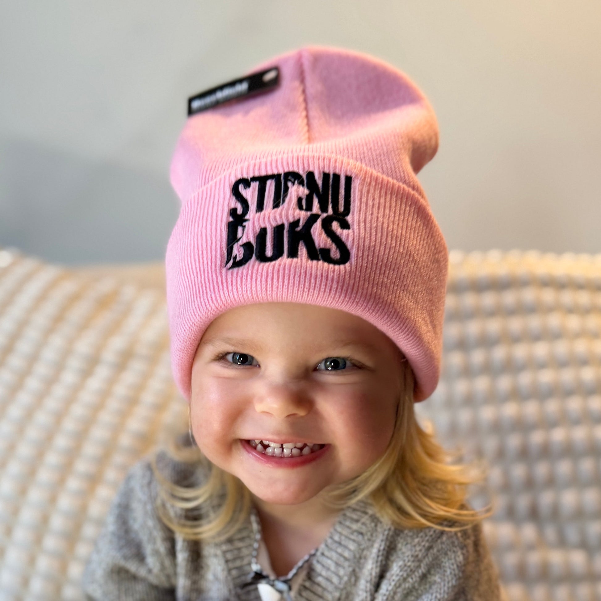STIRNU BUKS cuff knit beanie – baby pink - ELEVEN SPORTSWEAR - Evelostore