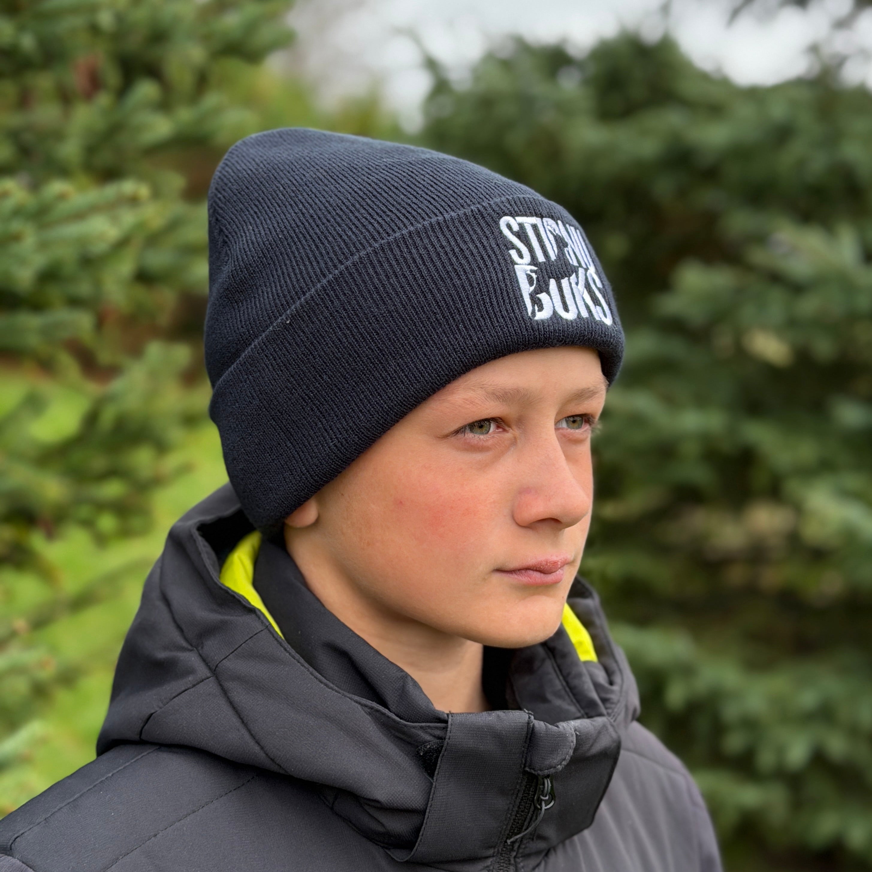 STIRNU BUKS Bündchen-Strickmütze – Marineblau