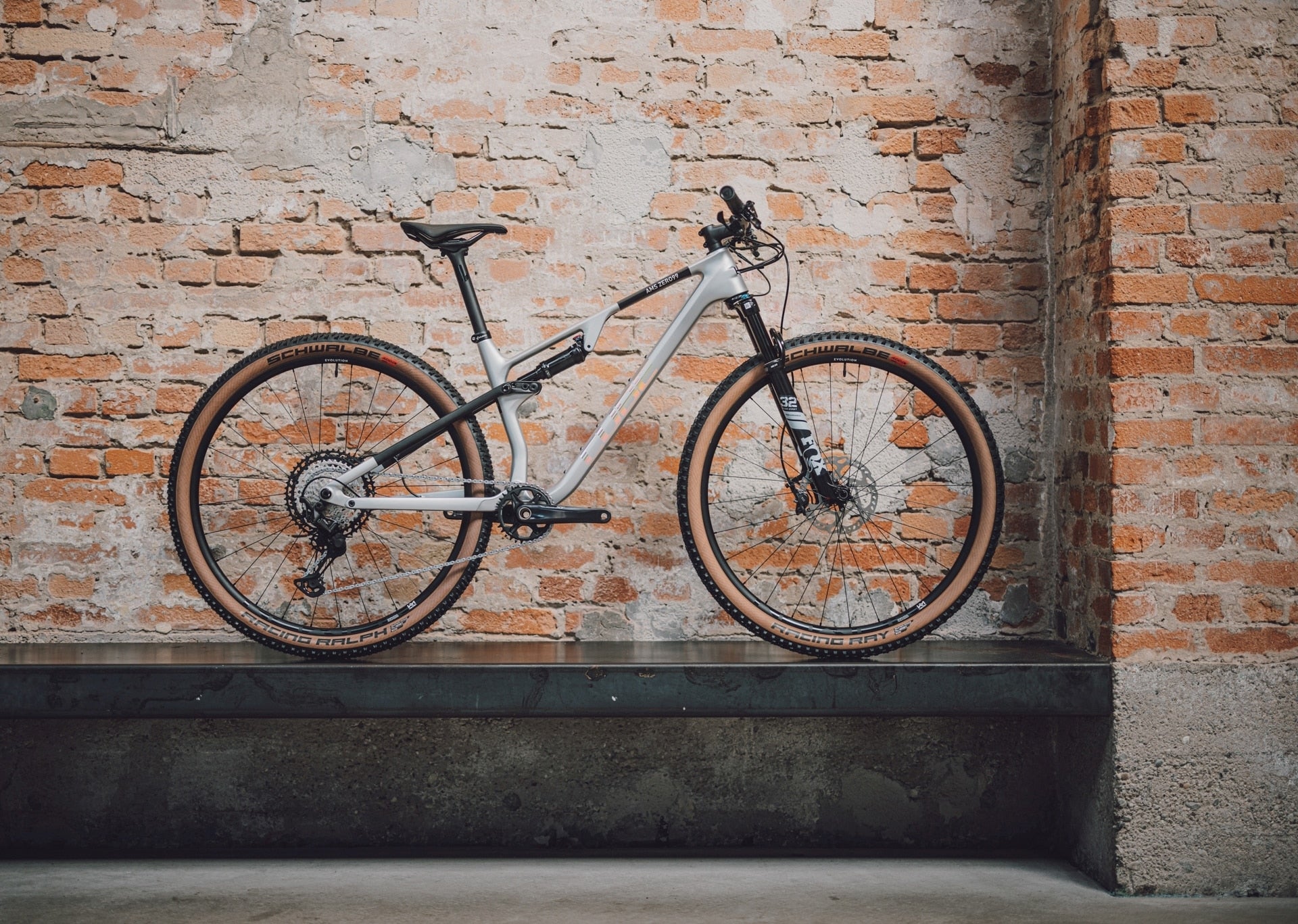 CUBE AMS ZERO99 C:68X RACE 29 full suspension bike - silver n black