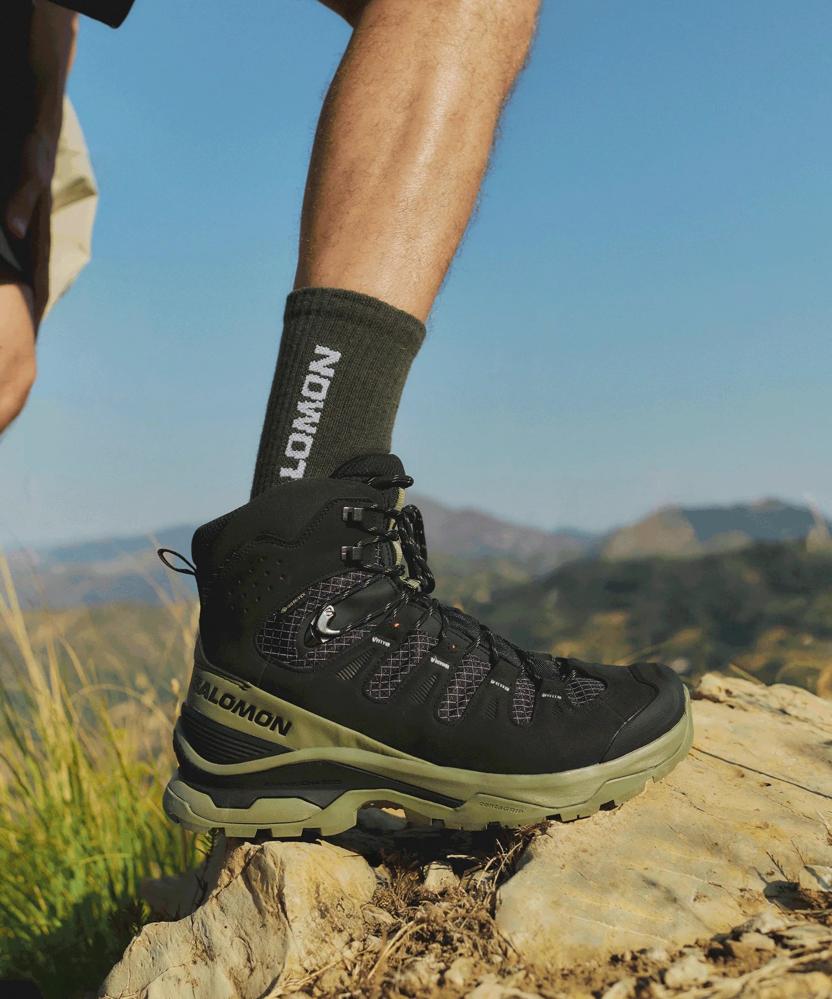 SALOMON QUEST 5 GTX hiking footwear - black/dark green