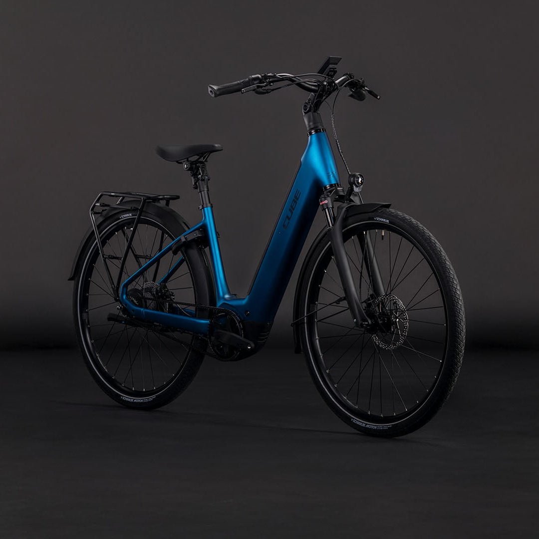 CUBE SUPREME HYBRID DELUXE PRO 600 28 electric bike - electricblue´n´chrome