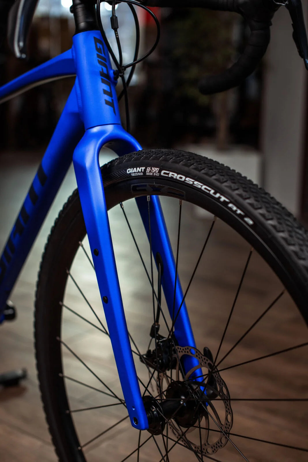 GIANT REVOLT 2 gravel bike - Sapphire