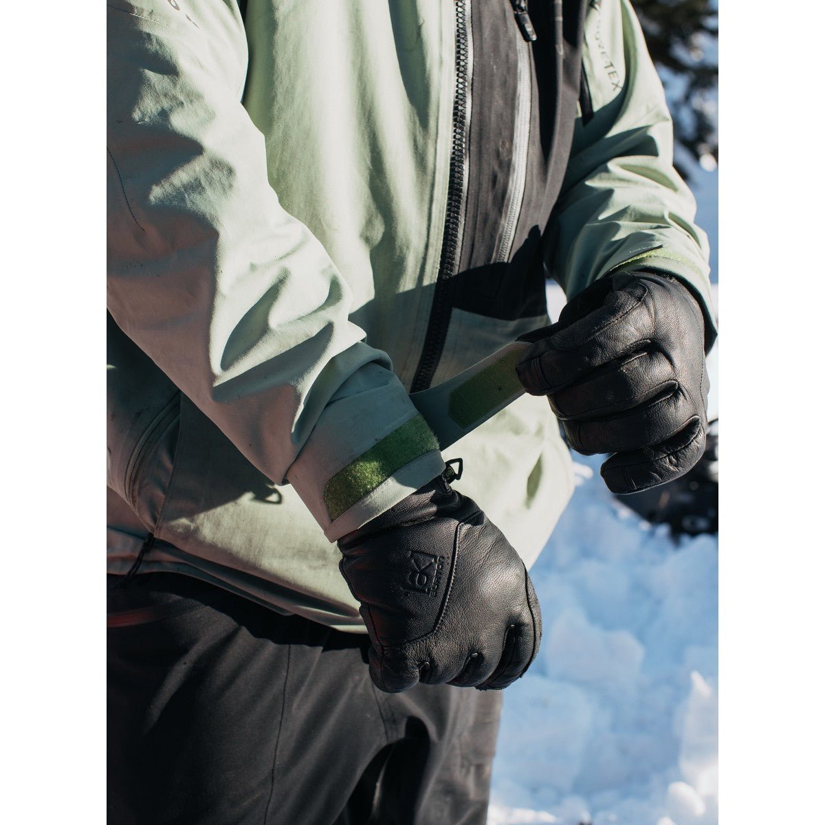 BURTON AK GORE CLUTCH LEATHER ski & snowboard winter gloves - true black - BURTON - Evelostore