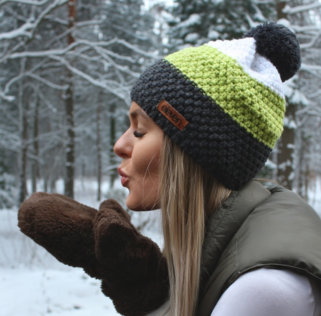 ELEVEN SPORTSWEAR Strickmütze mit Bommel grün/grau