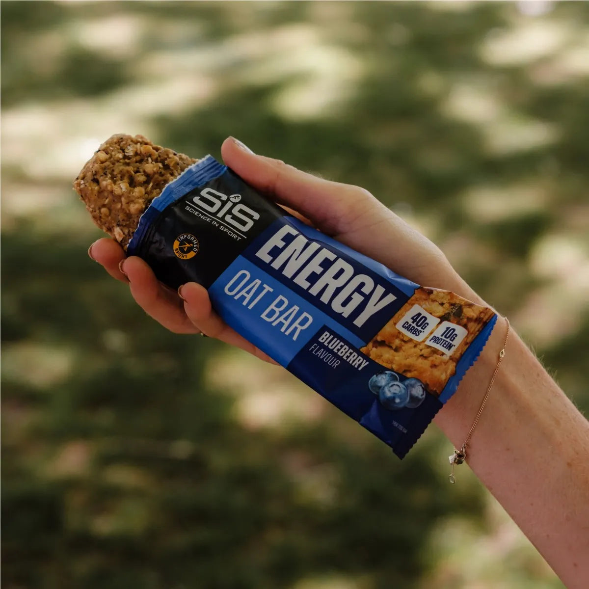 SIS ENERGY Oat Bare 12pcs x 70g - White Chocolate & Macadamia