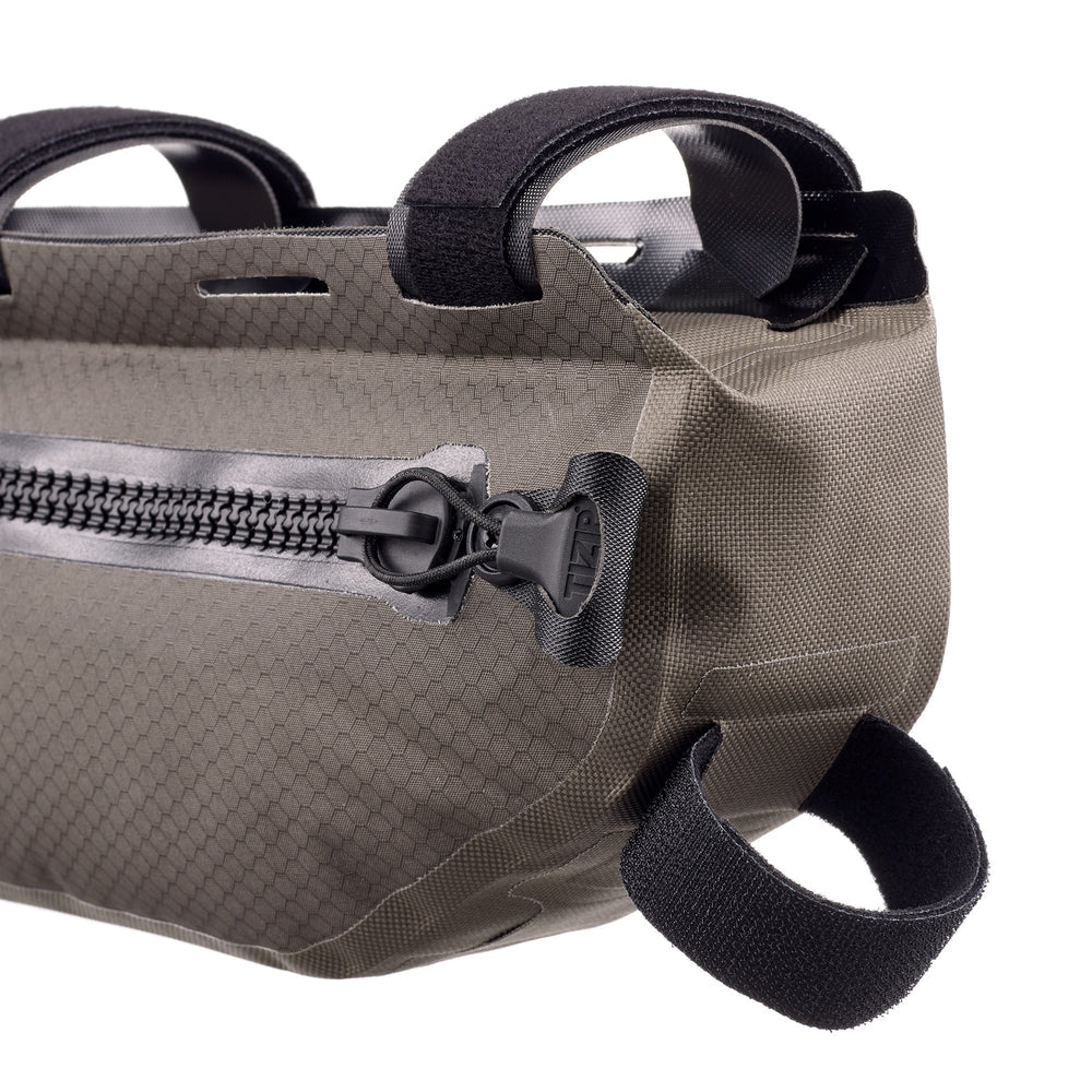 ORTLIEB FRAME-PACK TOPTUBE 4L stelttaske – mørkt sand