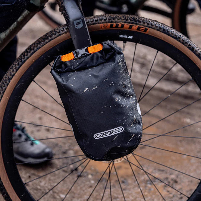 ORTLIEB FORK-PACK 4.1L rattakotike – must