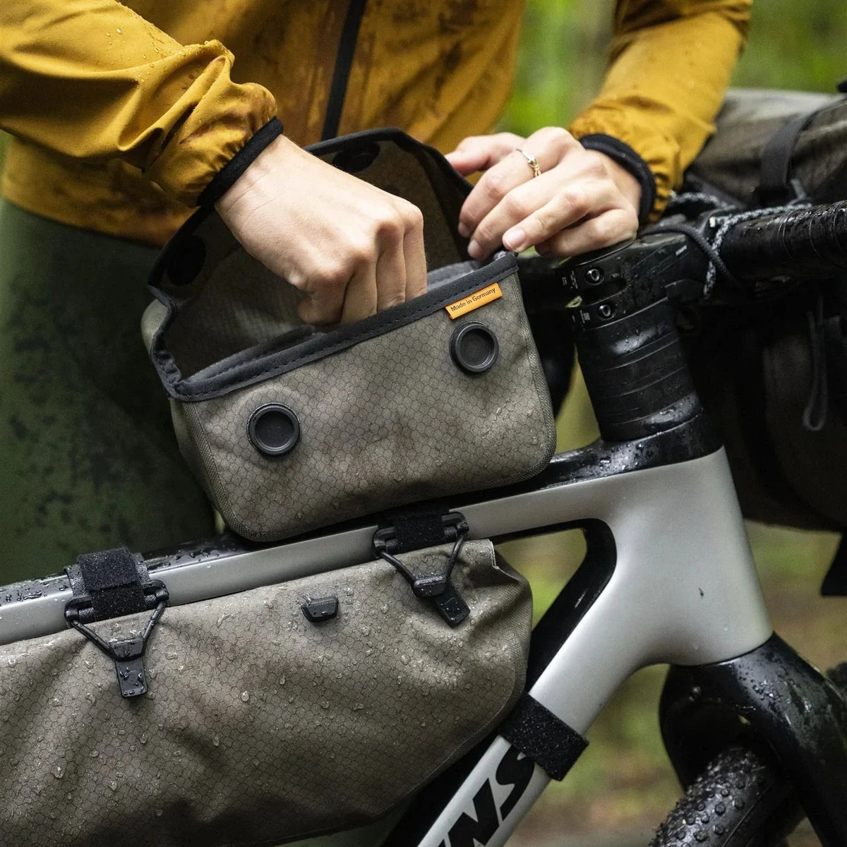 Bolsa de cuadro ORTLIEB FUEL-PACK 1 L - arena oscura