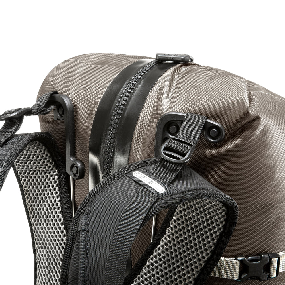 Zaino ORTLIEB ATRACK da 35 L - sabbia scura