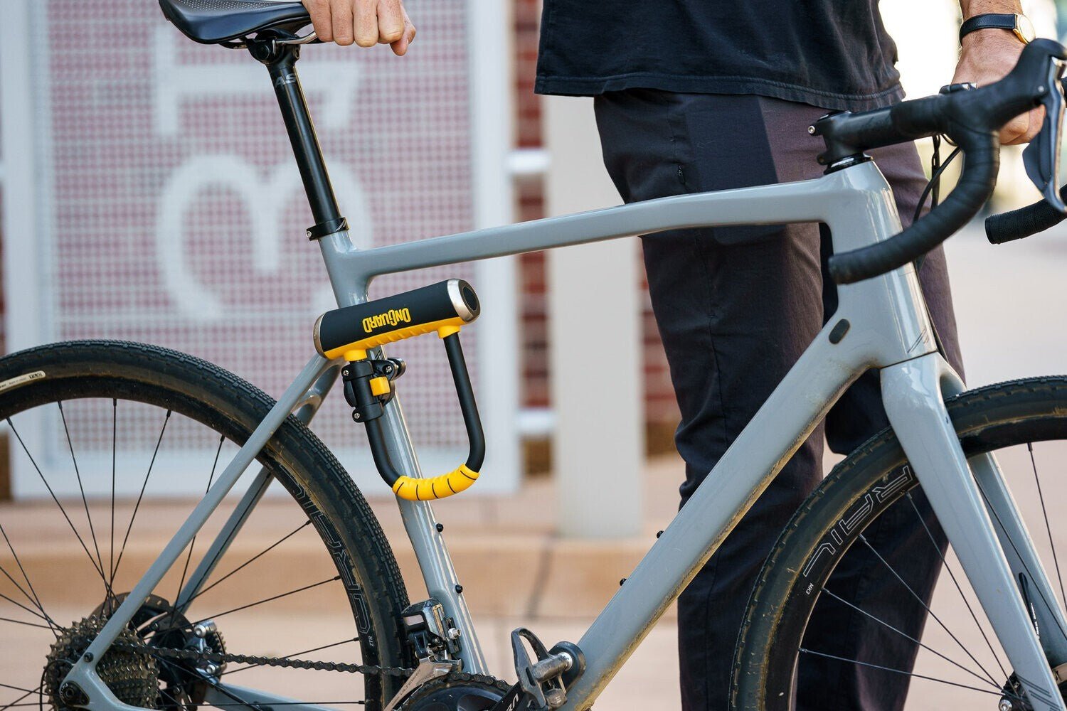 ONGUARD PITBULL MEDIUM bike lock - black - ONGUARD - Evelostore