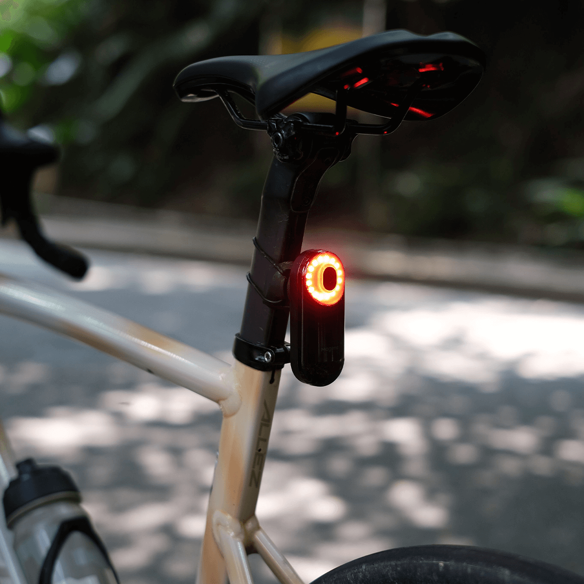 MAGENE L308 feu arrière – fixation sur tige de selle