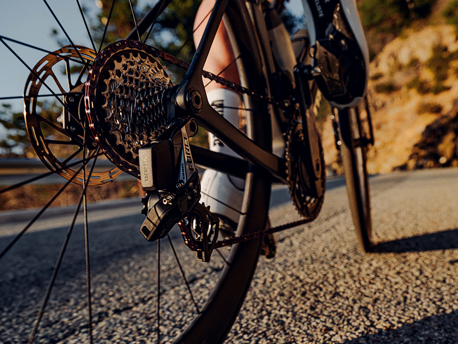 SRAM FORCE AXS E1 Flattop 12/13-Gang Kette – lila mit PowerLock