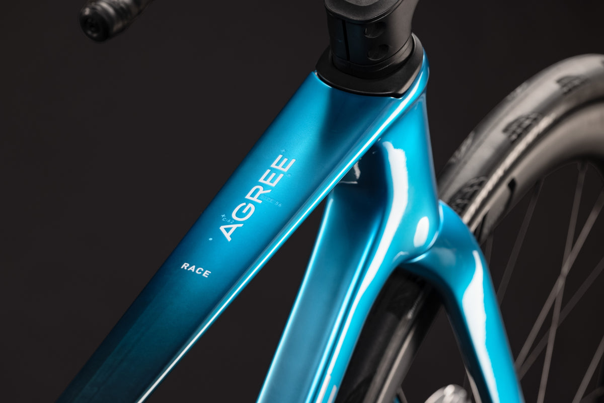 CUBE AGREE C:62 RACE süsinikust maanteeratas – Chromeblue / Liquidblue