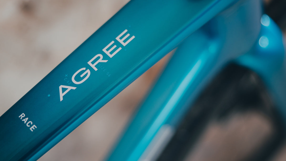 CUBE AGREE C:62 RACE süsinikust maanteeratas – Chromeblue / Liquidblue