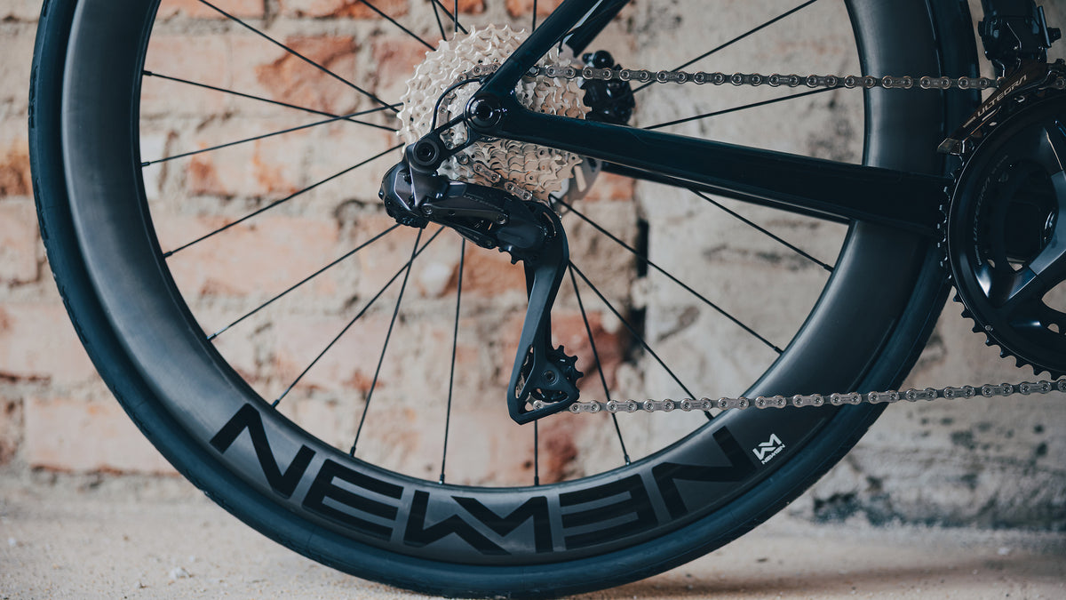 CUBE AGREE C:62 RACE süsinikust maanteeratas – Chromeblue / Liquidblue