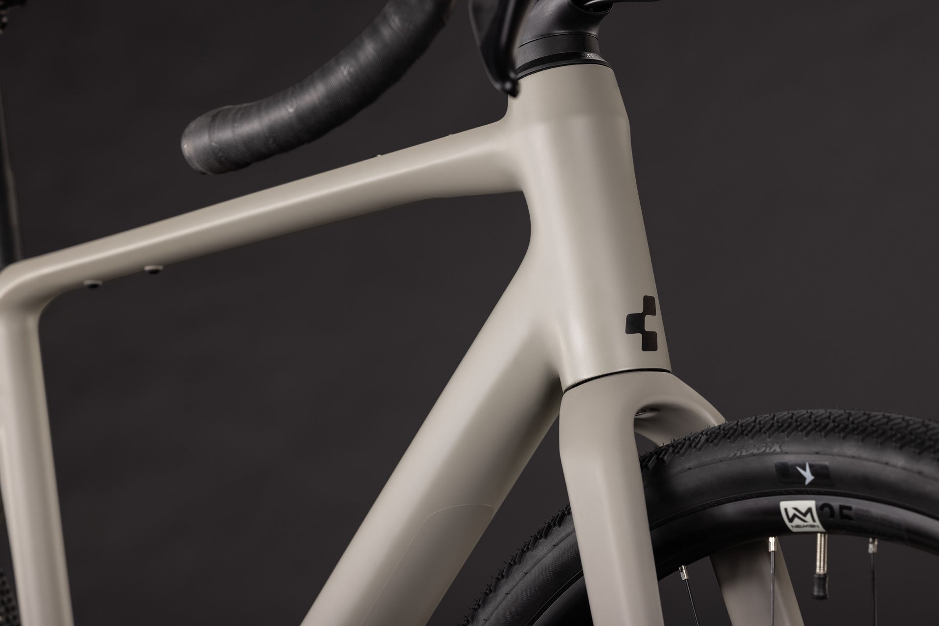 CUBE NUROAD EX 28 gravelcykel – havregrå og sort 2027