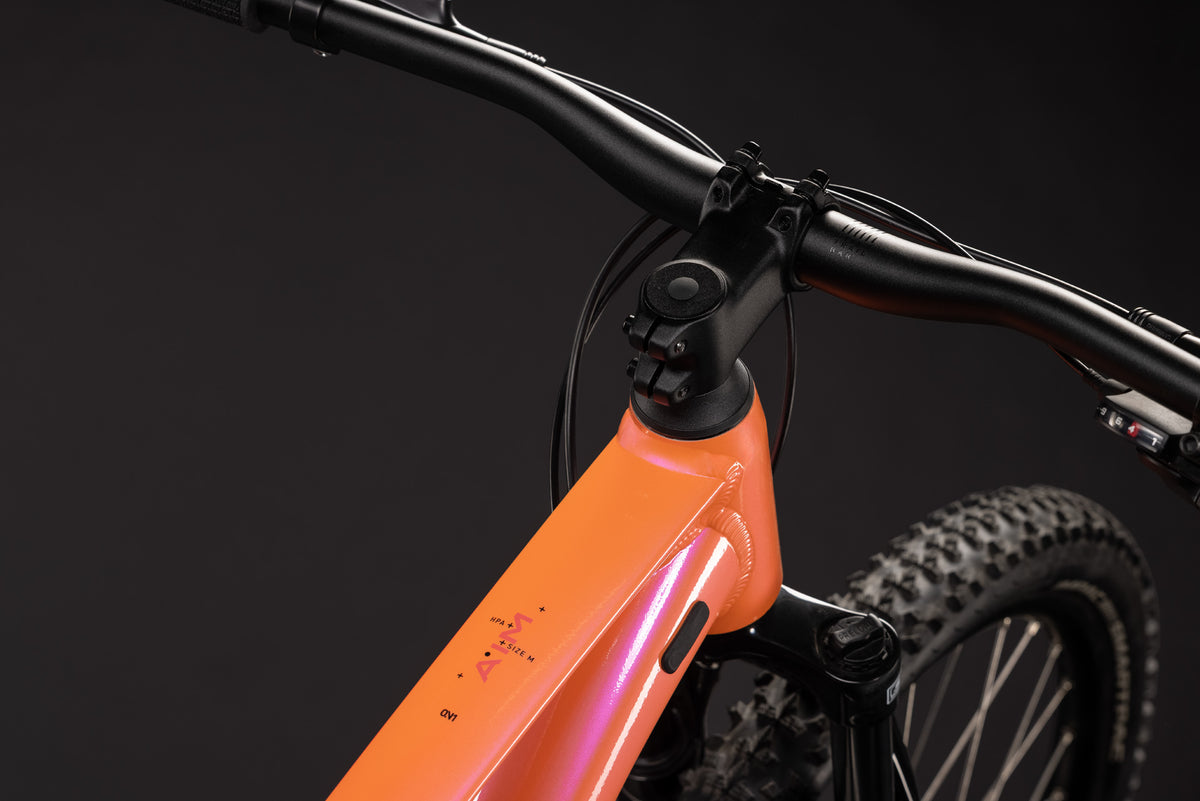 Bicicleta de montaña CUBE AIM ONE 29 - salmón y negro 2027