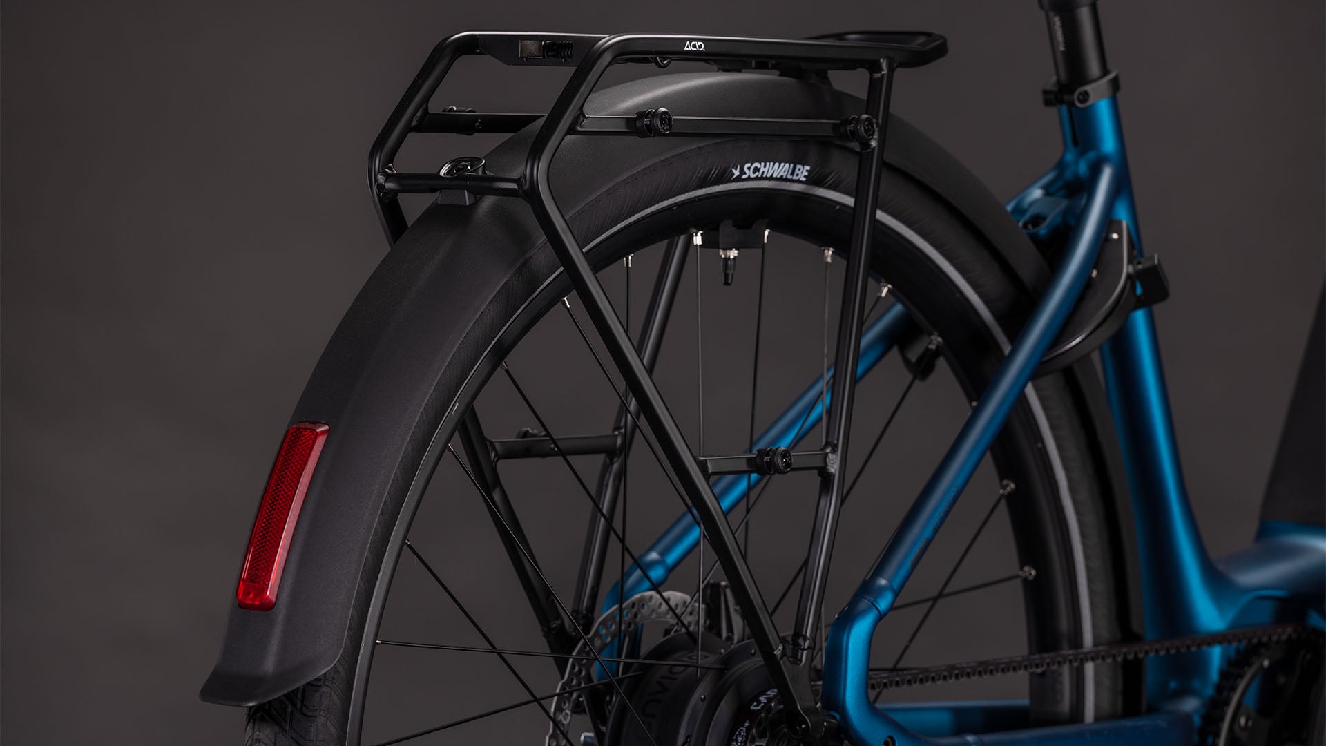 CUBE SUPREME HYBRID DELUXE PRO 600 28 elcykel – electricblue’n’chrome