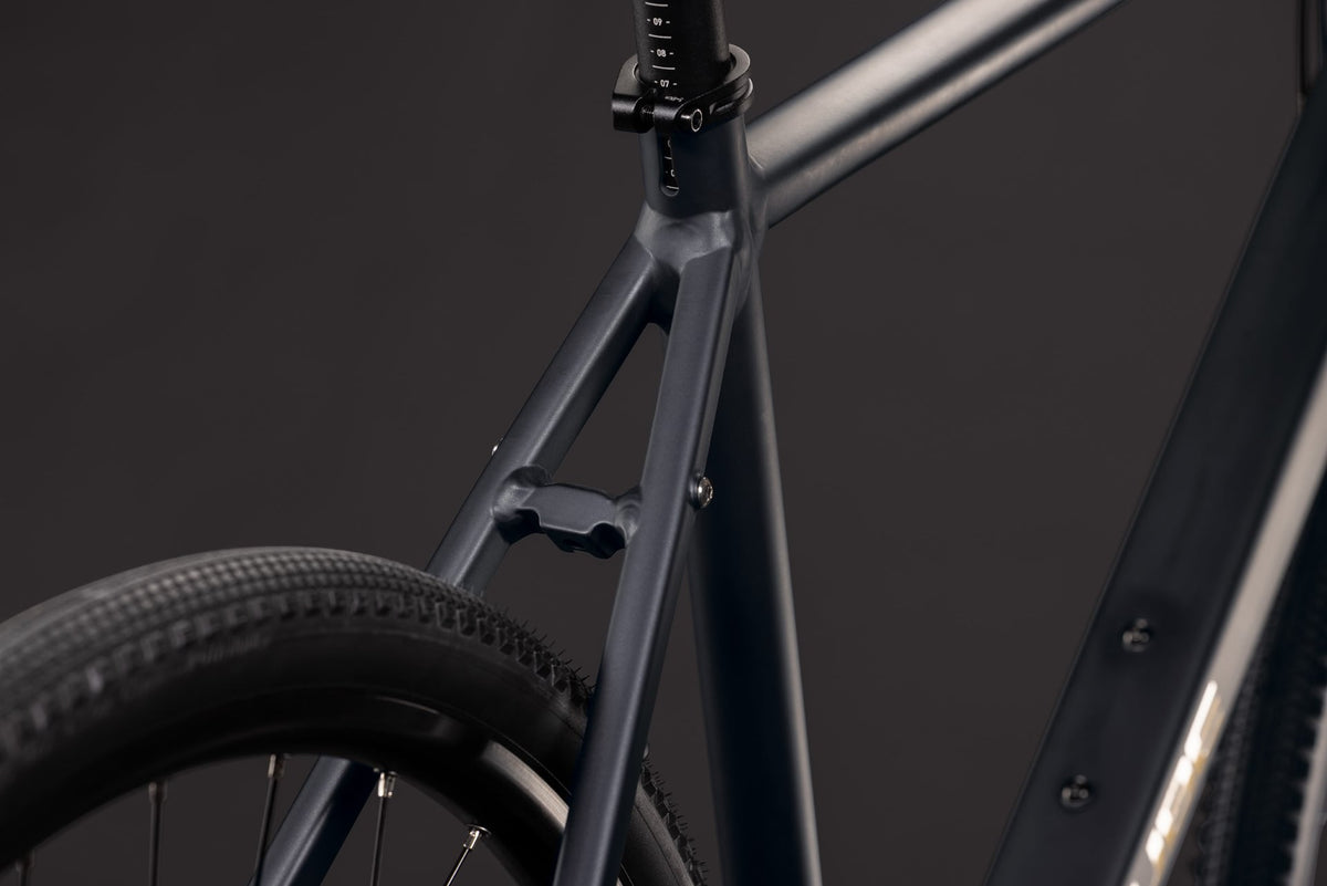 CUBE NULANE DELUXE EXC Urbanbike – Grau / Chrom 2027