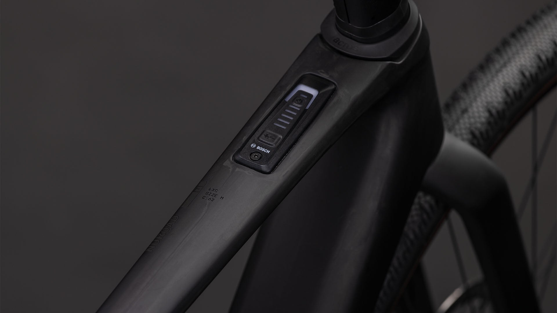 Vélo électrique CUBE NUROAD HYBRID C:62 EXC 400X 28 - blackline