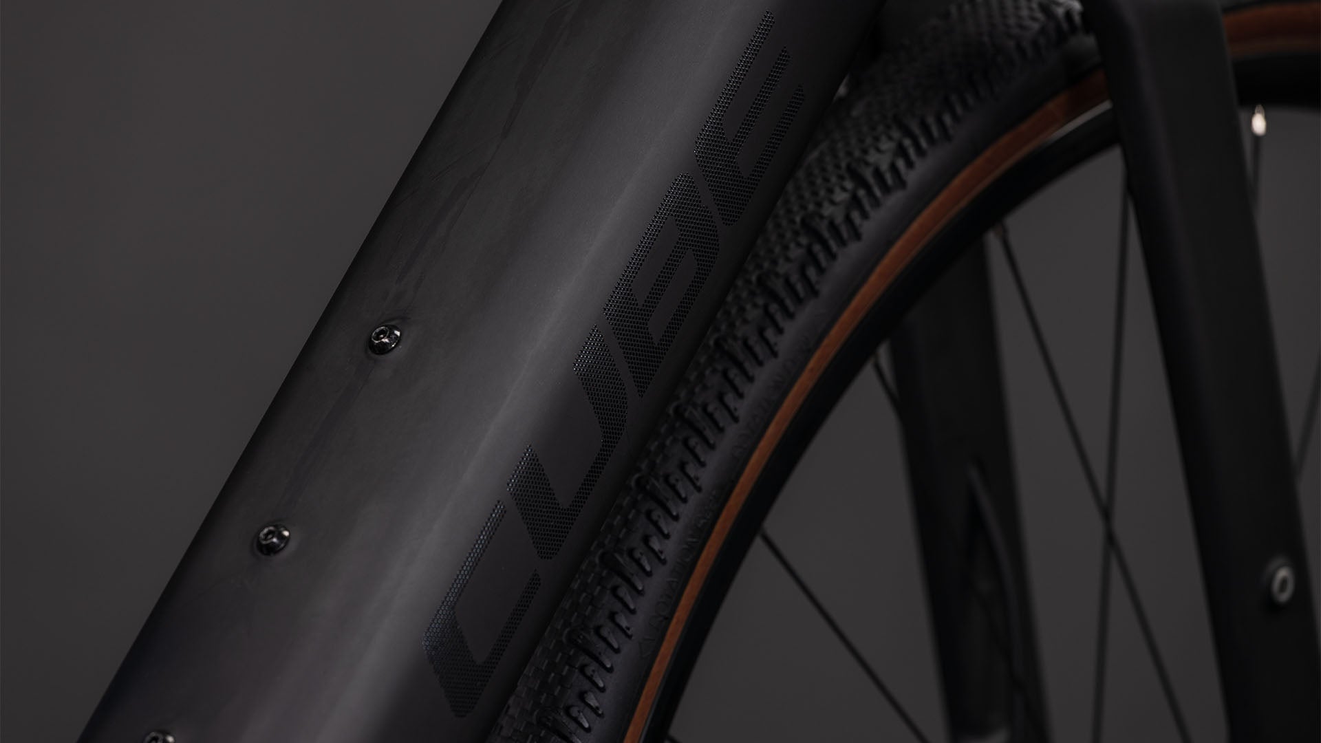 Vélo électrique CUBE NUROAD HYBRID C:62 EXC 400X 28 - blackline