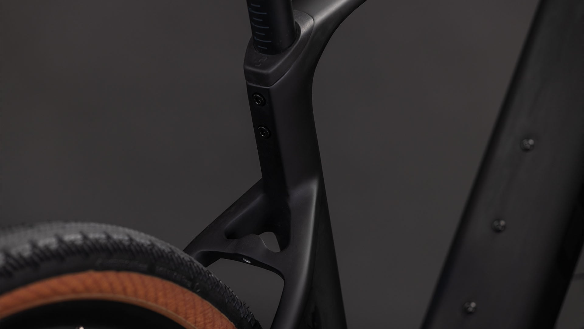 Vélo électrique CUBE NUROAD HYBRID C:62 EXC 400X 28 - blackline