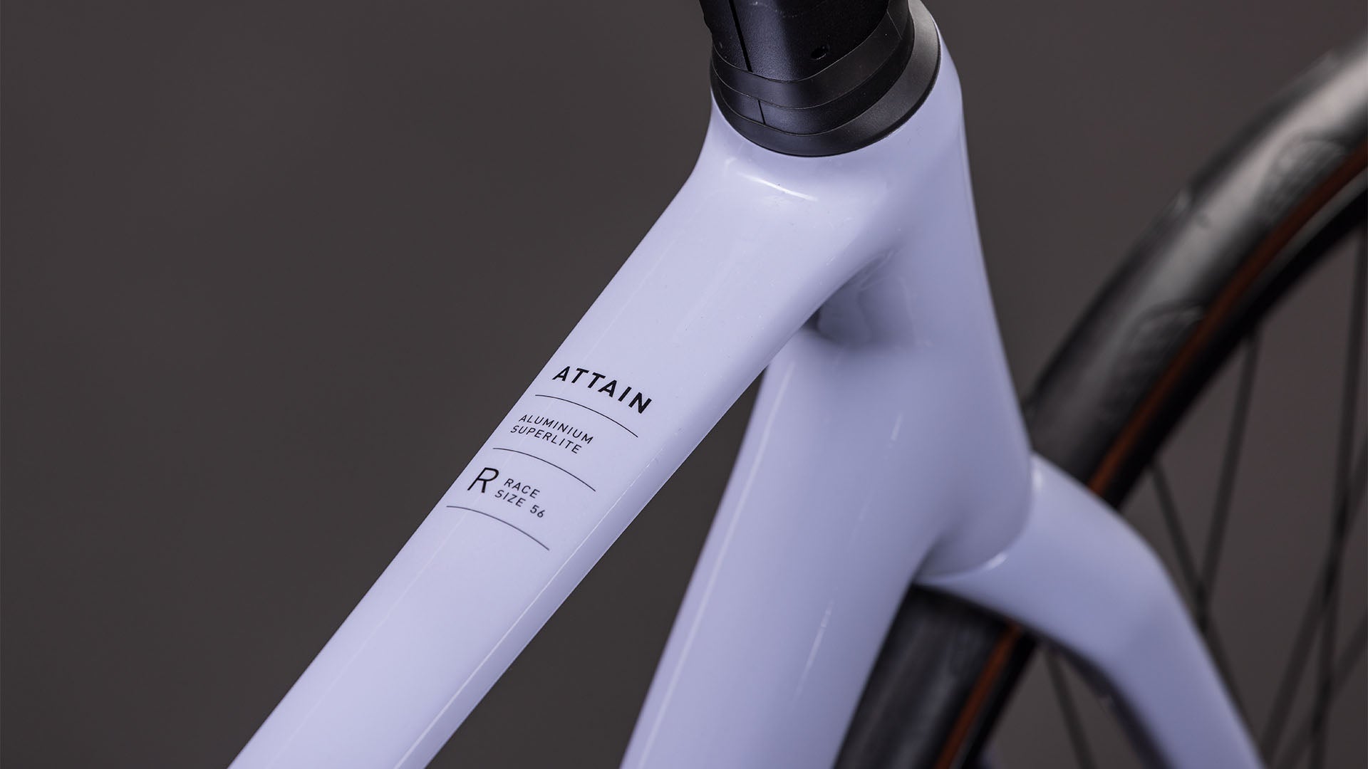 CUBE ATTAIN RACE cyclamen´n´black road bike