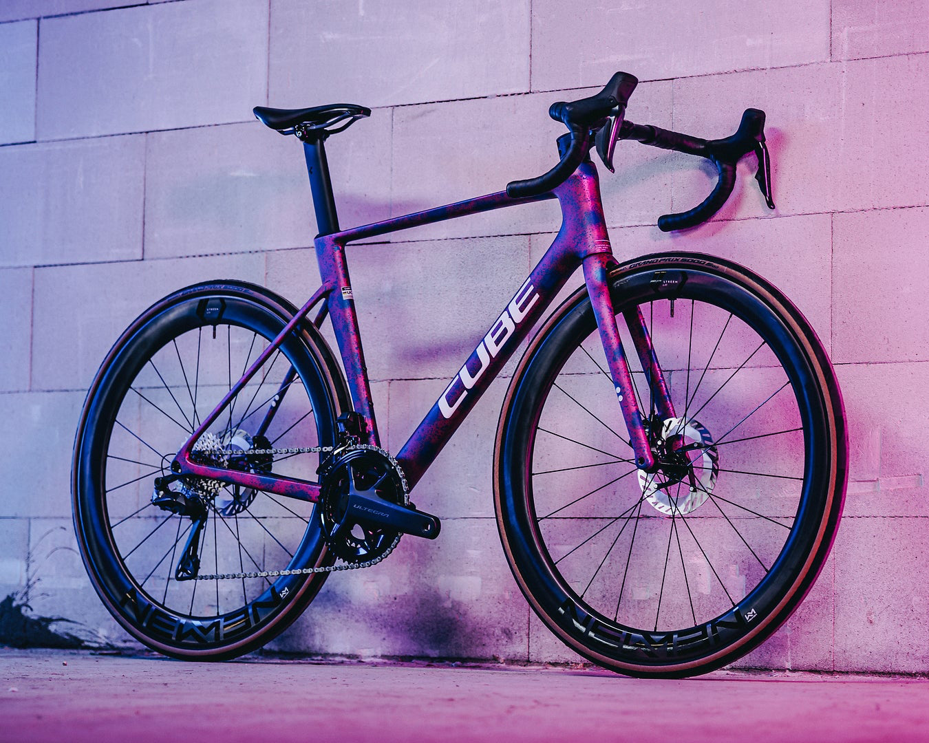CUBE LITENING AIR C:68X RACE dazzlepink´n´blue road bike