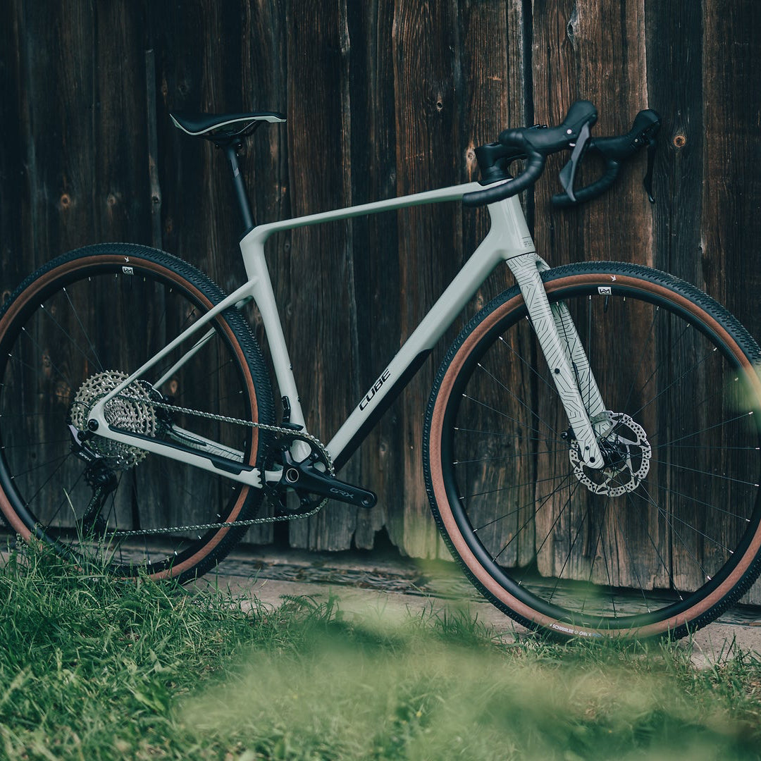 CUBE NUROAD C:62 ONE carbon gravel bike - aloegreen´n´black