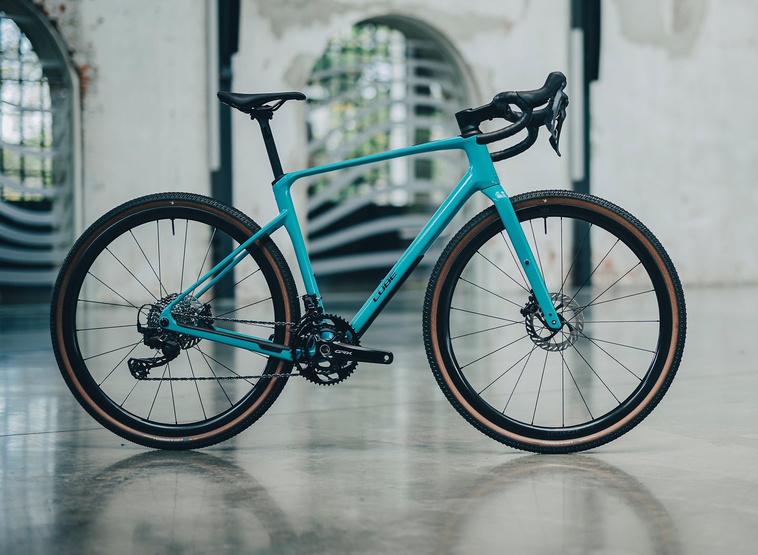 CUBE NUROAD C:62 PRO swimmingpool´n´black gravel bike - CUBE - Evelostore