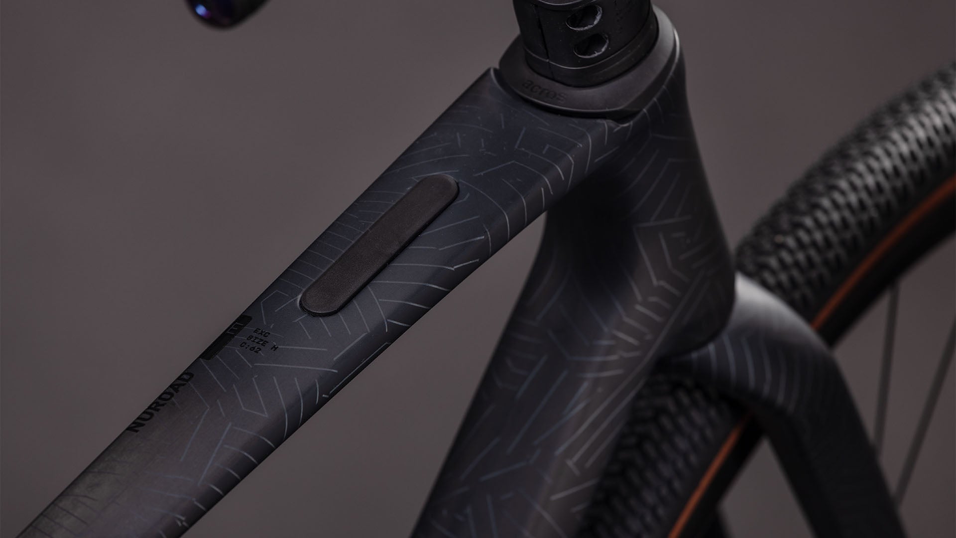 Cube Nuroad C:62 EXC carbon´n´crisscross gravel bike - CUBE - Evelostore