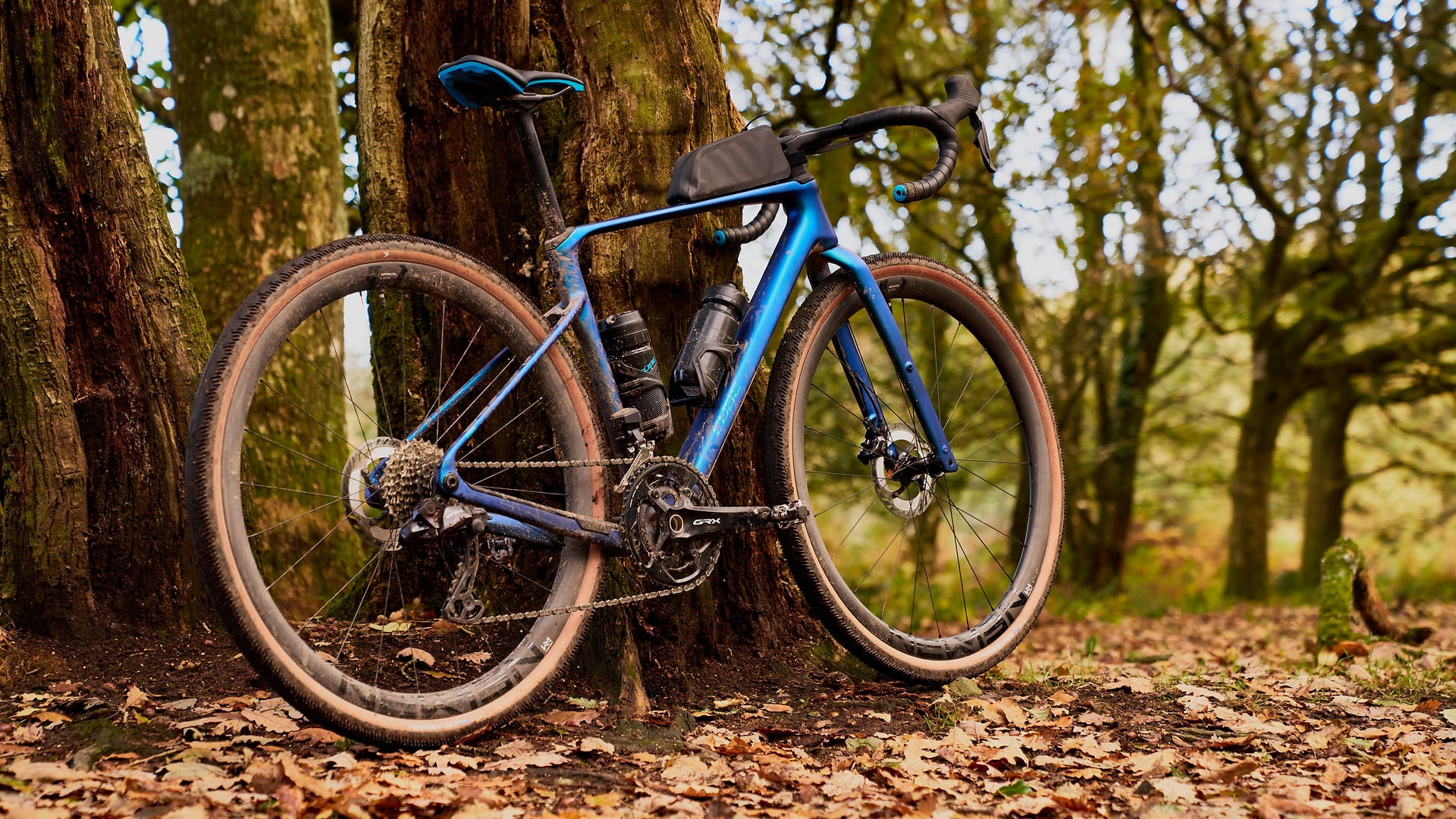 CUBE NUROAD C:62 RACE nebula´n´blue gravel bike