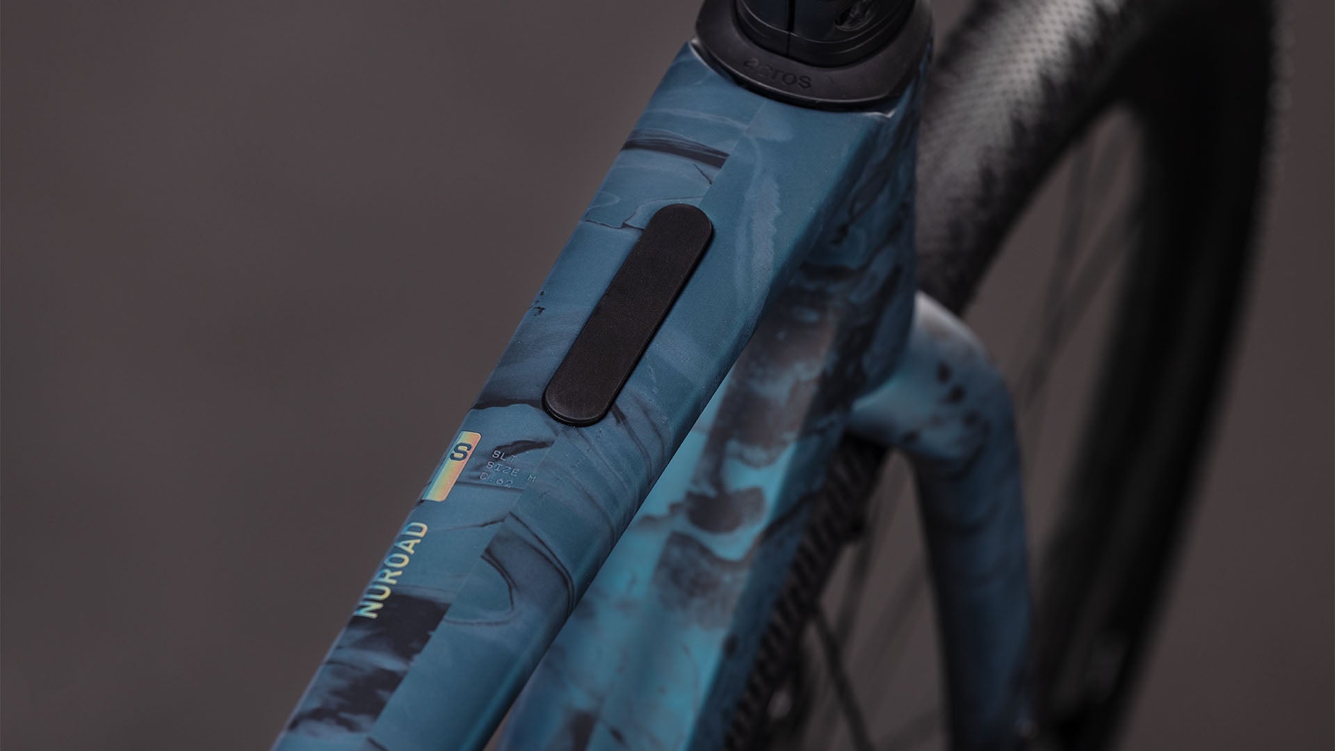 CUBE NUROAD C:62 SLT royalgreen´n´fume gravel velosipēds