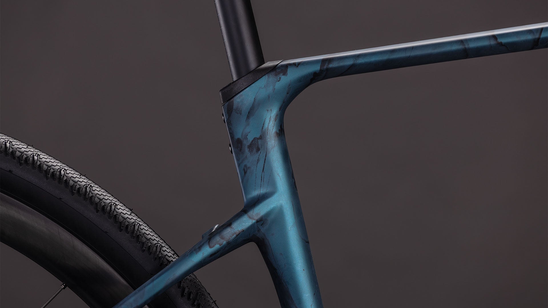 CUBE NUROAD C:62 SLT royalgreen´n´fume gravel velosipēds