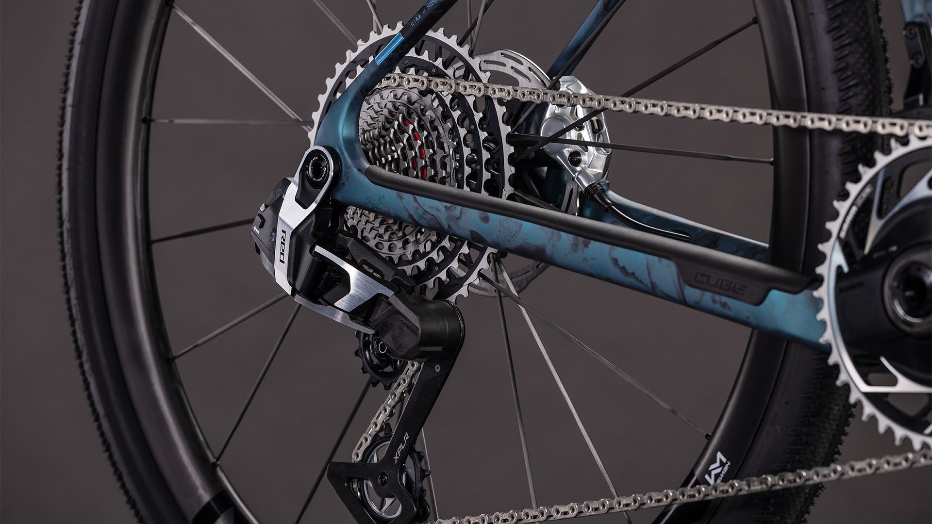 CUBE NUROAD C:62 SLT royalgreen´n´fume gravel velosipēds