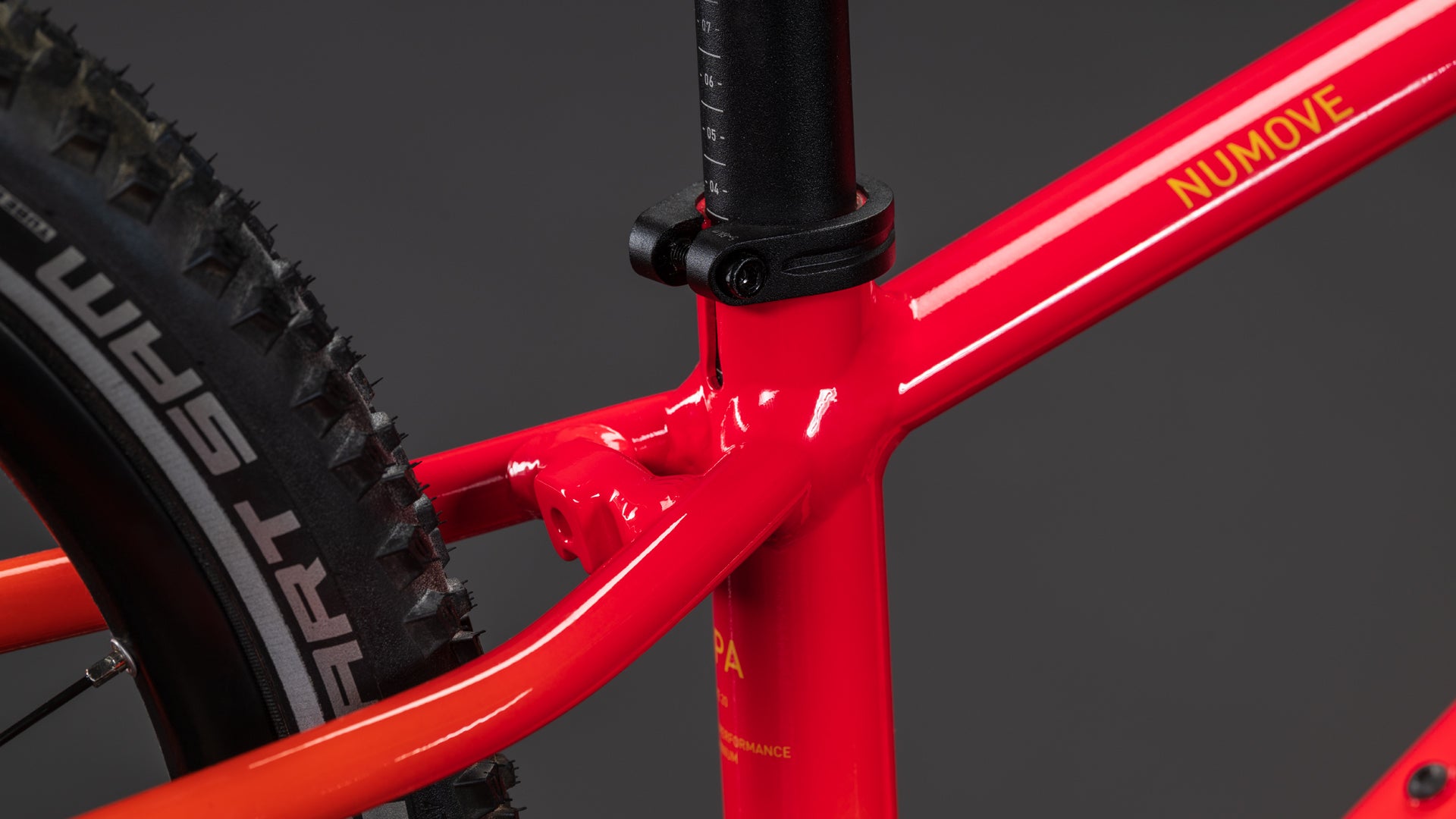 CUBE NUMOVE 200 DISC bērnu velosipēds - redrose´n´peach