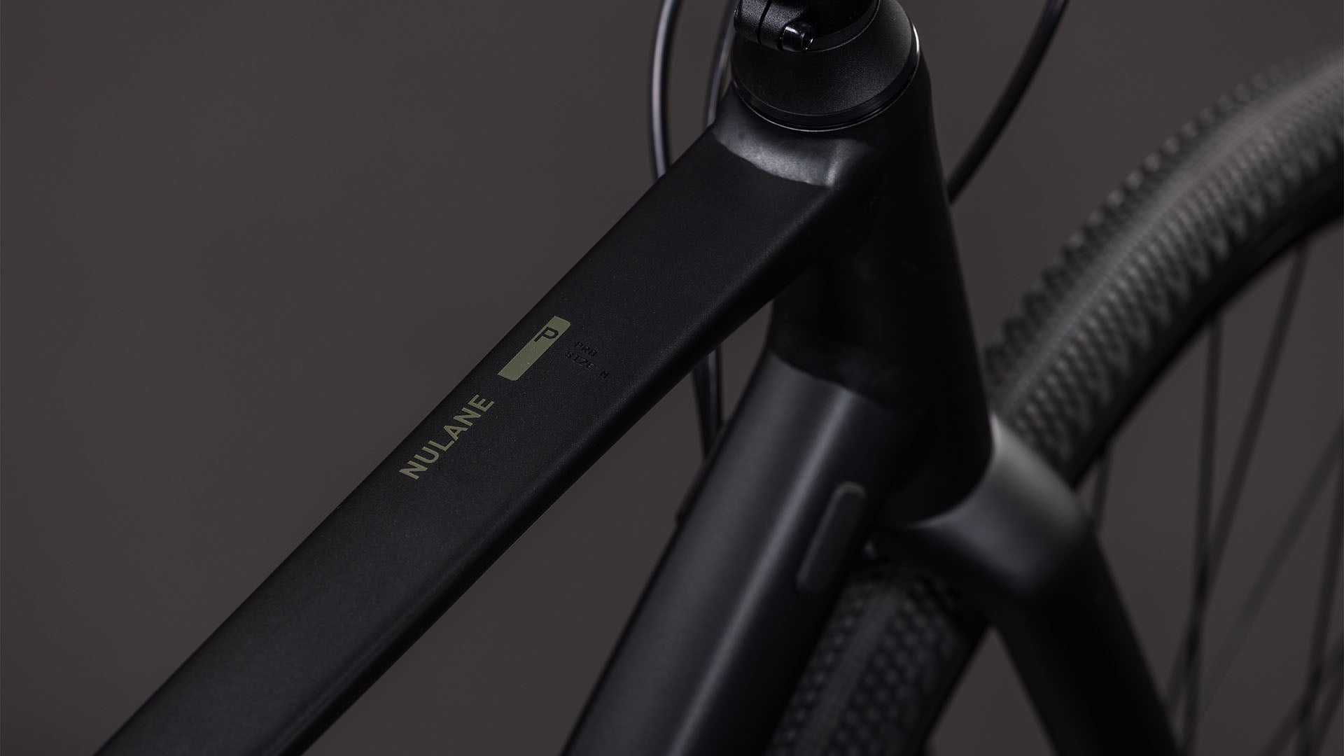 CUBE NULANE PRO grey´n´chrome pilsētas velosipēds