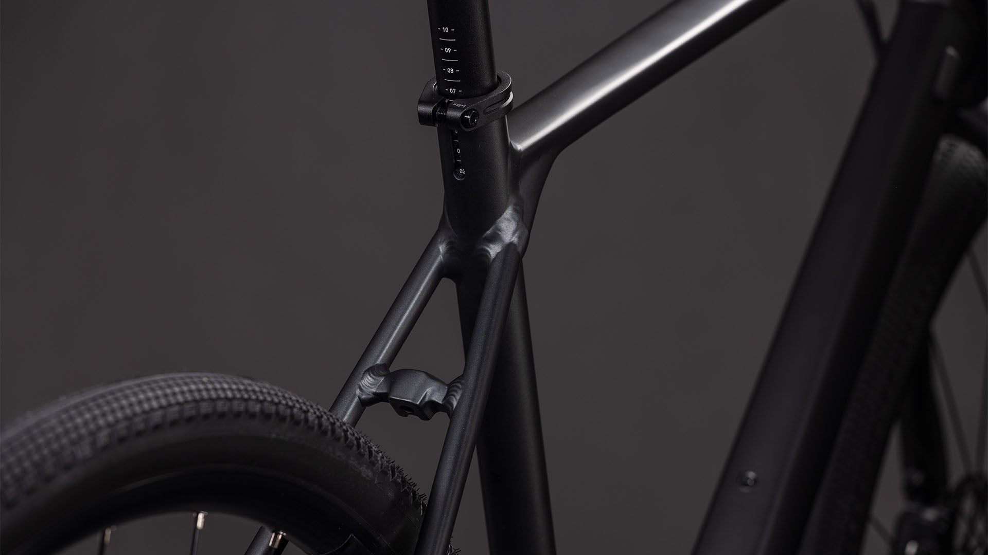 CUBE NULANE PRO grey´n´chrome pilsētas velosipēds