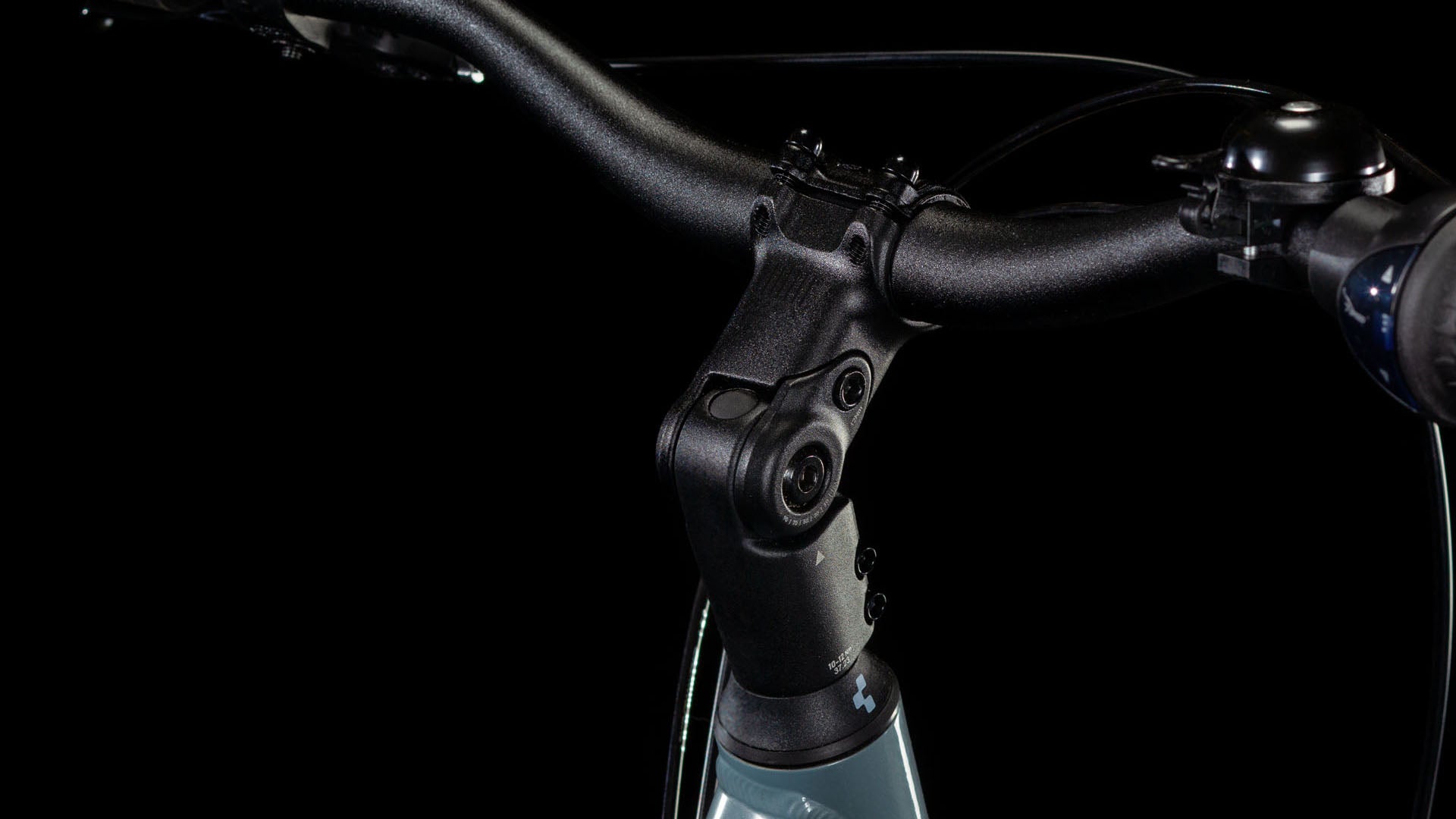 Bicicleta urbana CUBE TOWN ONE - gris polar y blanco